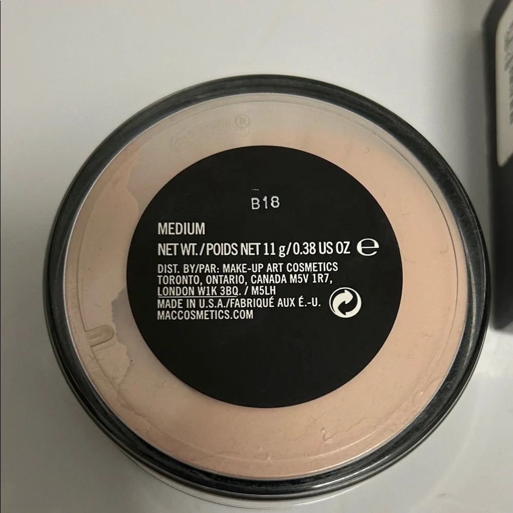 Loose Blot Powder Medium NEW — Sealed